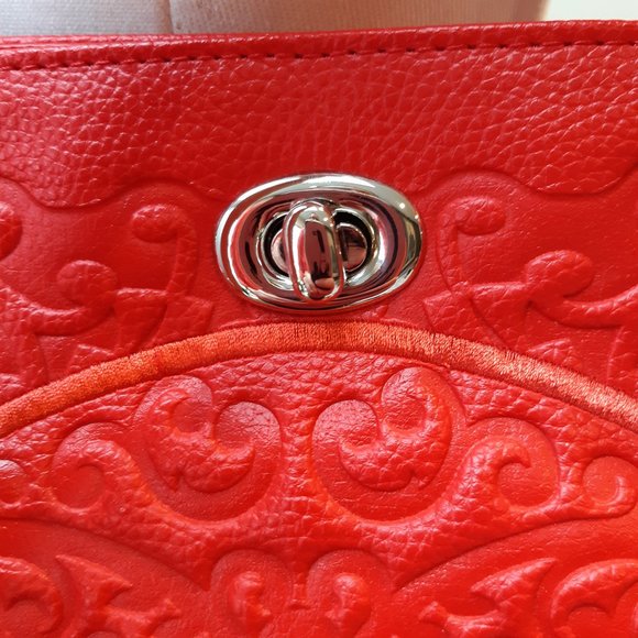 Loungefly Red Lattice Skull Tote - Picture 5 of 13